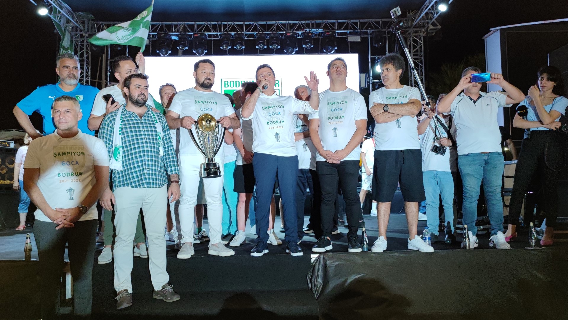 Spor Toto 1. Lig'e yükselen Bodrumspor taraftarıyla buluştu