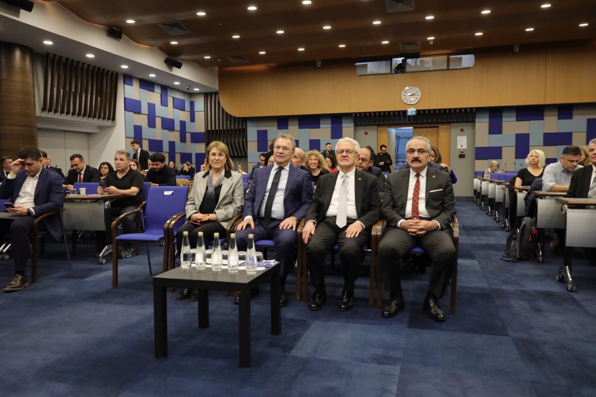 İzmir’den ‘dijital göçebelere’ davet