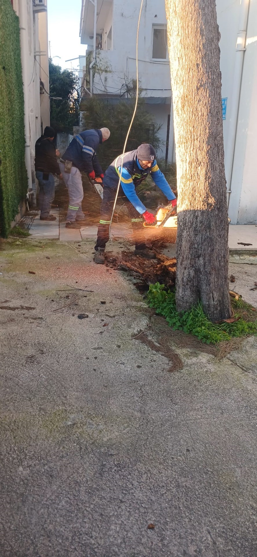 Belediye ekipleri olumsuzluklara karşı nöbette