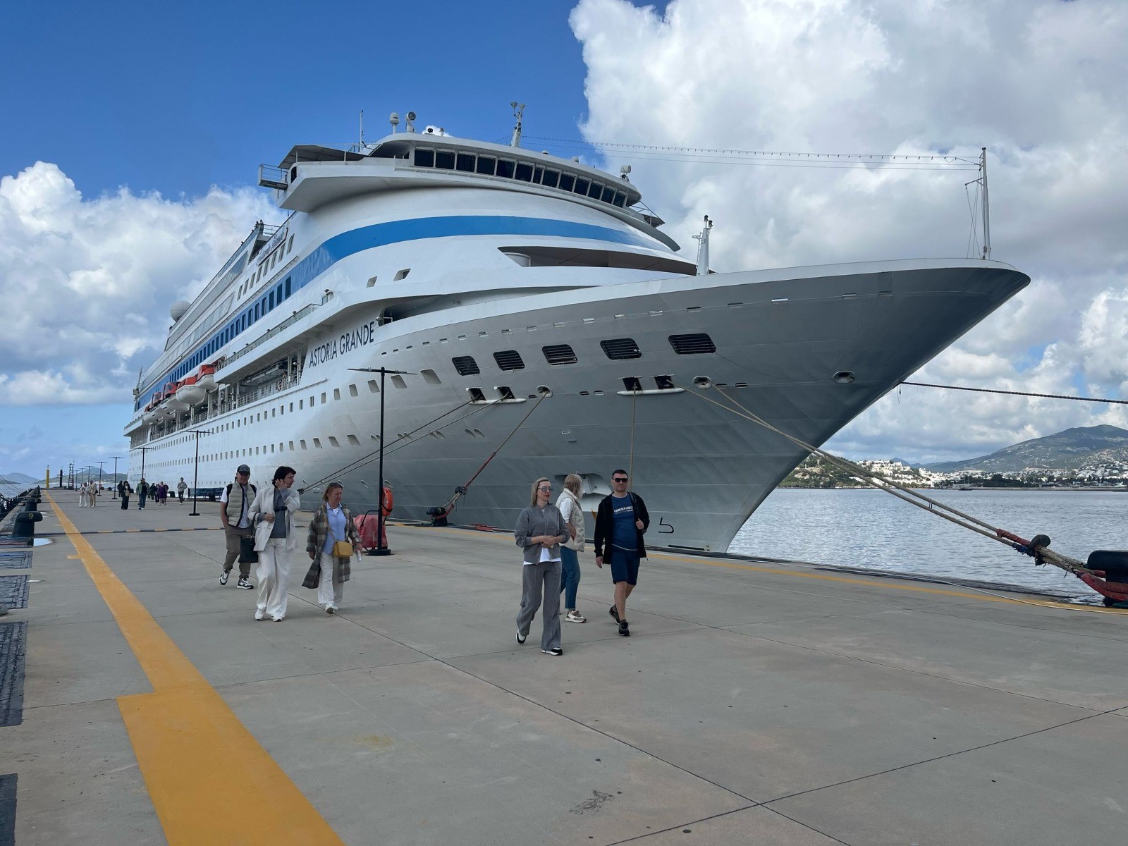 Bodrum’a sezonun ilk yolcu gemisi geldi