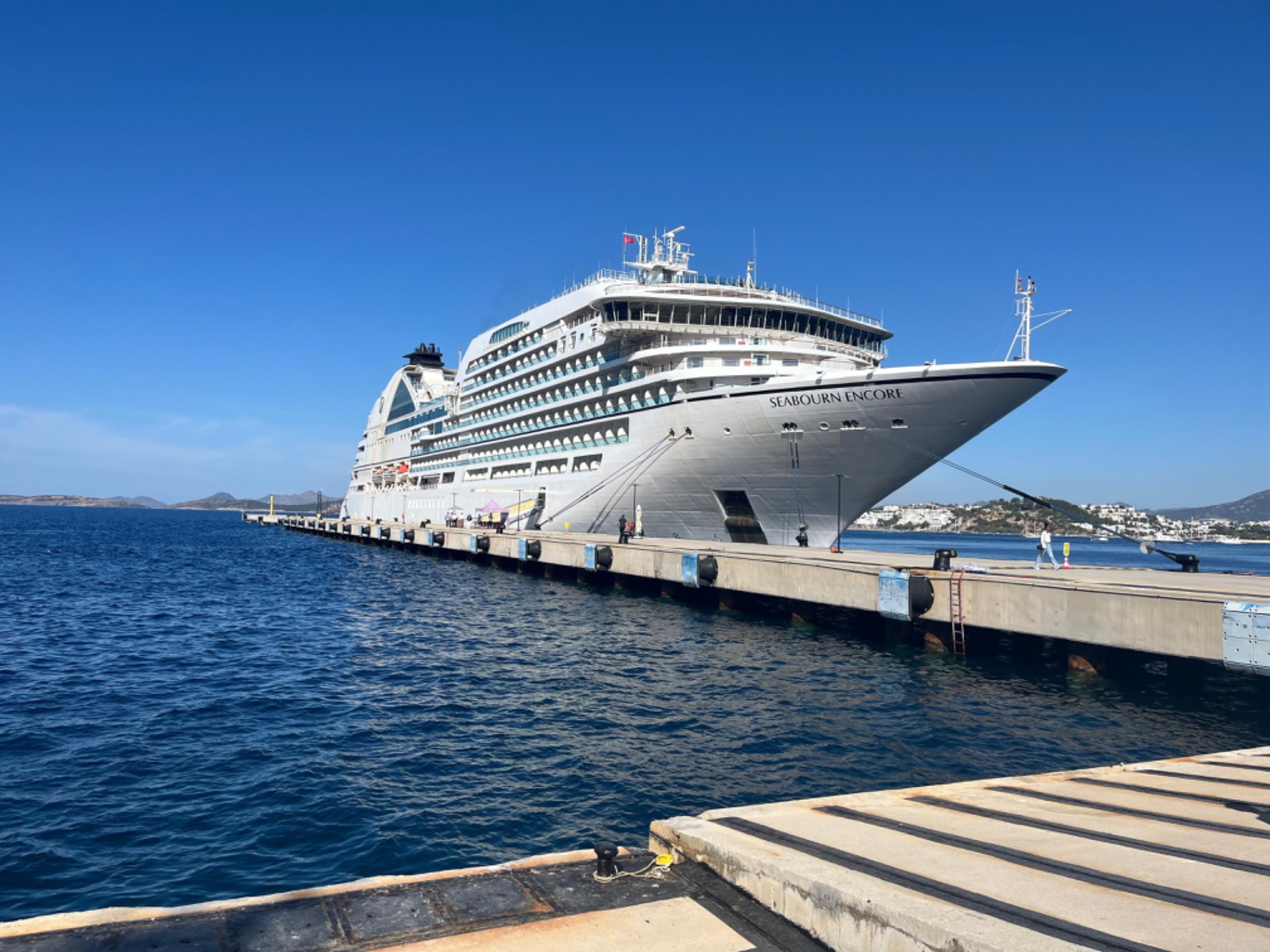 Seabourn Encore, 556 yolcusu ile Bodrum’a geldi