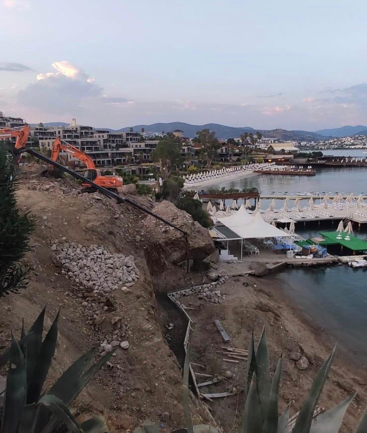 Gümbet Plajı’nda İş Makineleri! 