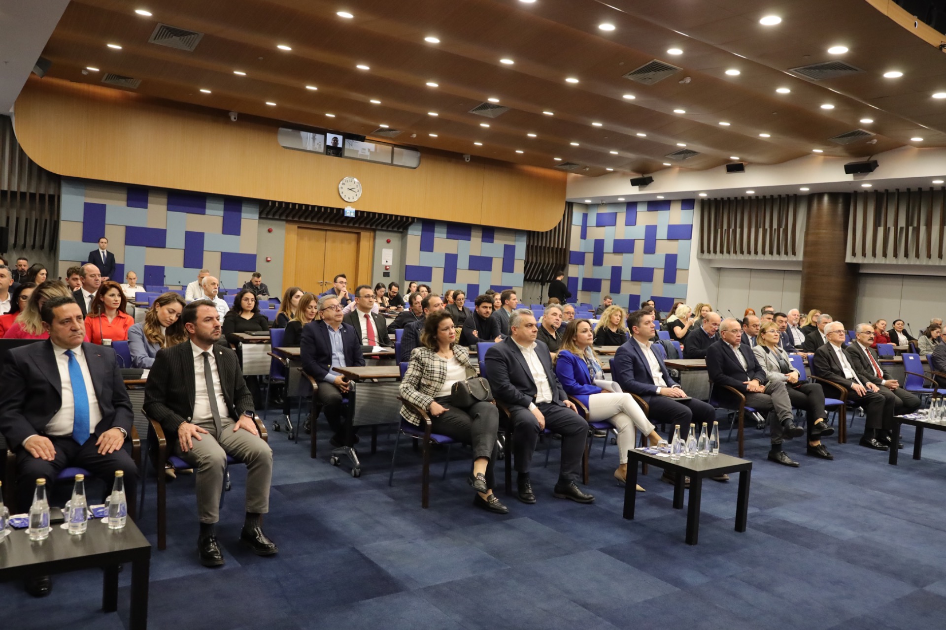 İzmir’den ‘dijital göçebelere’ davet