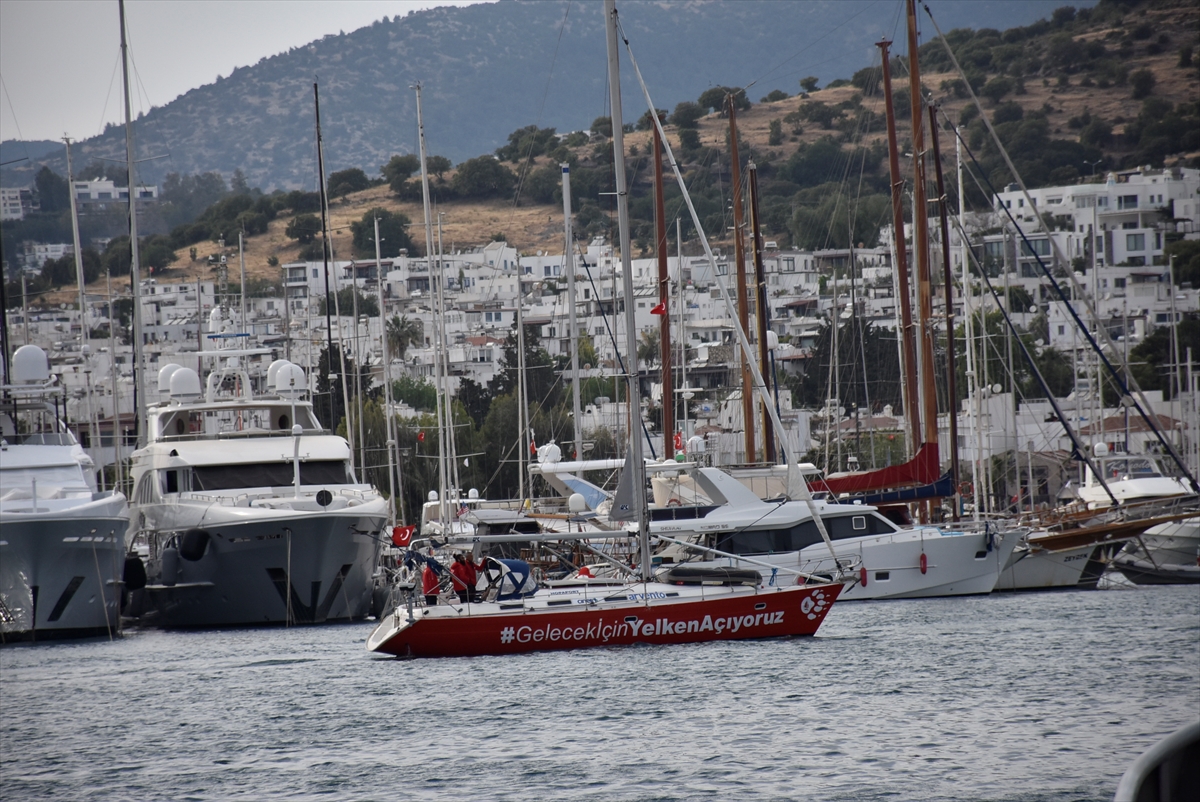 İKLİM DEĞİŞİKLİĞİNE DİKKATİ ÇEKMEK İÇİN YELKEN AÇAN DENİZCİLER, BODRUM'DA MOLA VERDİ