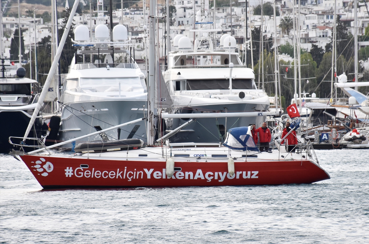 İKLİM DEĞİŞİKLİĞİNE DİKKATİ ÇEKMEK İÇİN YELKEN AÇAN DENİZCİLER, BODRUM'DA MOLA VERDİ