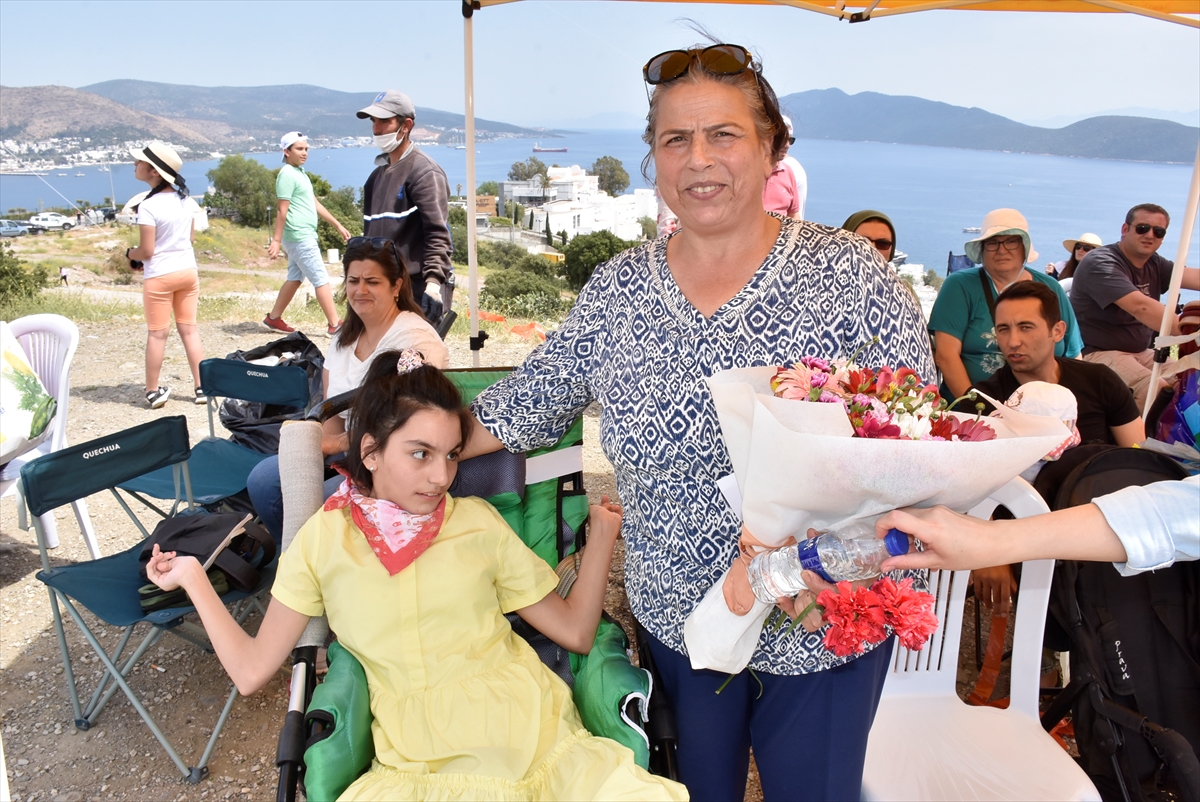 8 MAYIS ANNELER GÜNÜNDE 