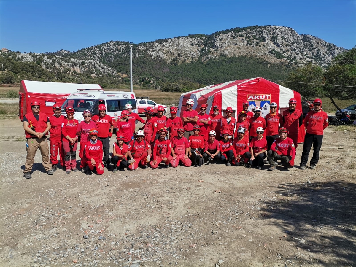 AKUT EKİPLERİNİN DEPREM TATBİKATINA BODRUM’DAN DA GÖNÜLLÜLER KATILDI 