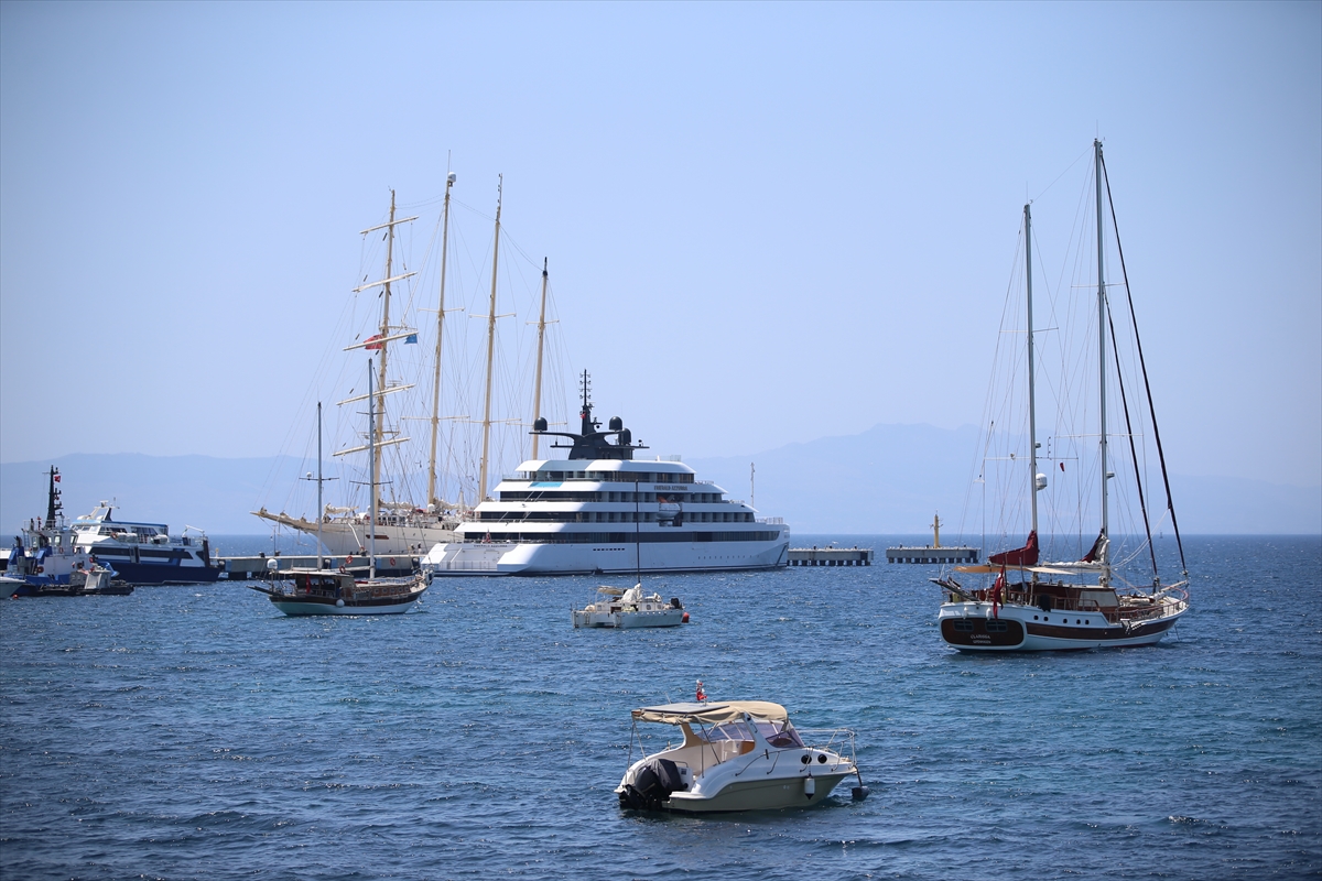 MALTA VE BAHAMALAR BANDIRALI 2 KRUVAZİYER BODRUM'A YANAŞTI