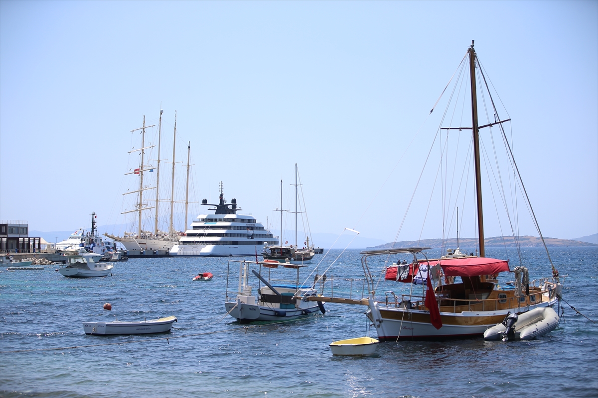 MALTA VE BAHAMALAR BANDIRALI 2 KRUVAZİYER BODRUM'A YANAŞTI