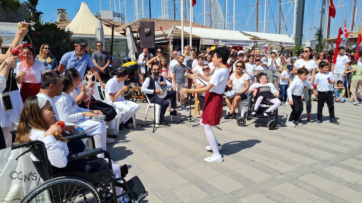 BODRUM’DA ENGELLİLER HAFTASI COŞKULU GÖRÜNTÜLERE SAHNE OLDU 