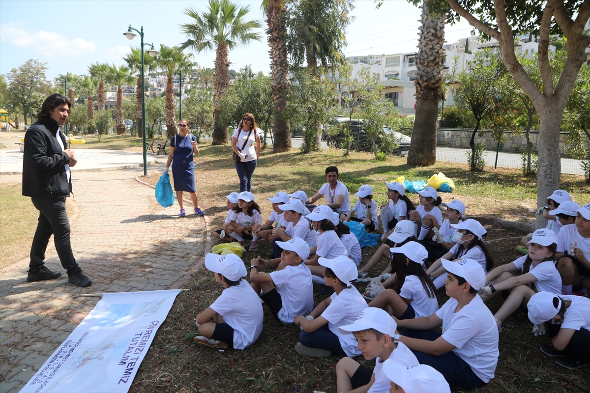 BODRUM'DA DALGIÇLAR YAKLAŞIK 10 YILDIR DENİZ DİBİNİ TEMİZLİYOR