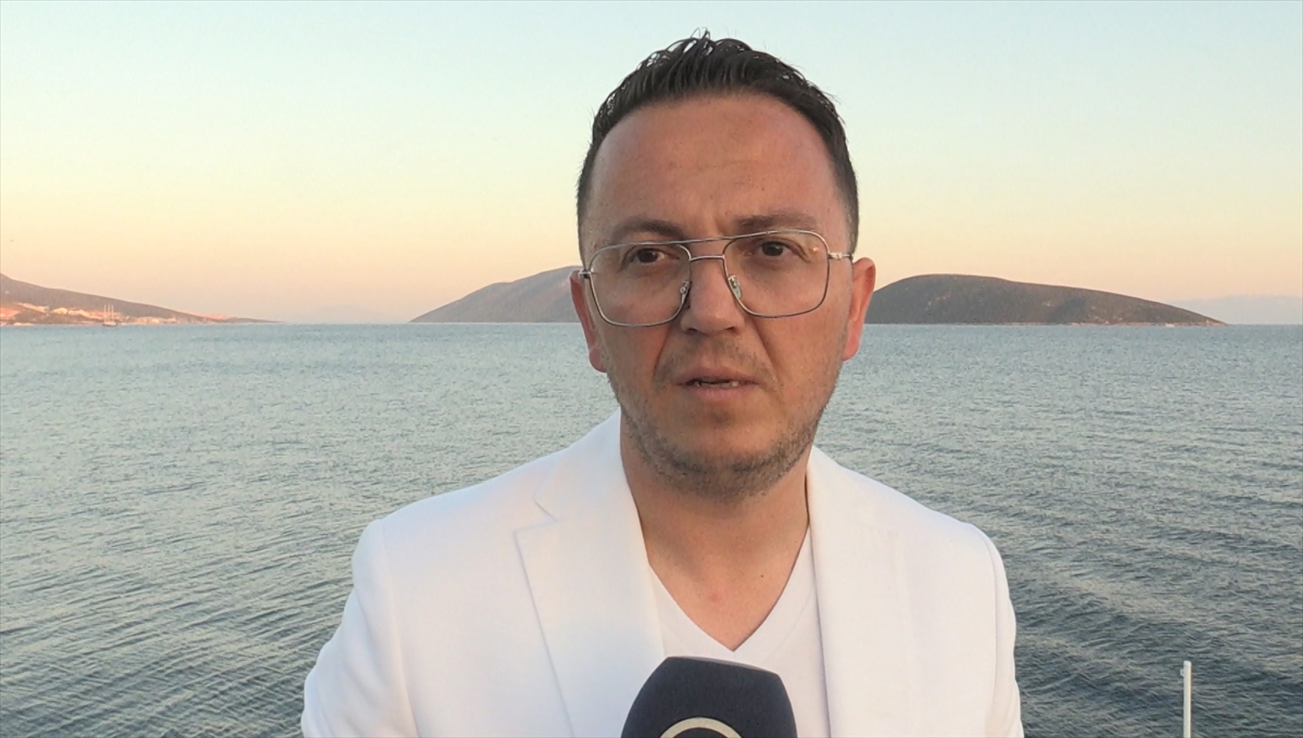 TURİSTLER, BİRBİRİNDEN LÜKS BODRUM GULETLERİYLE MAVİLİKLERE YELKEN AÇIYOR