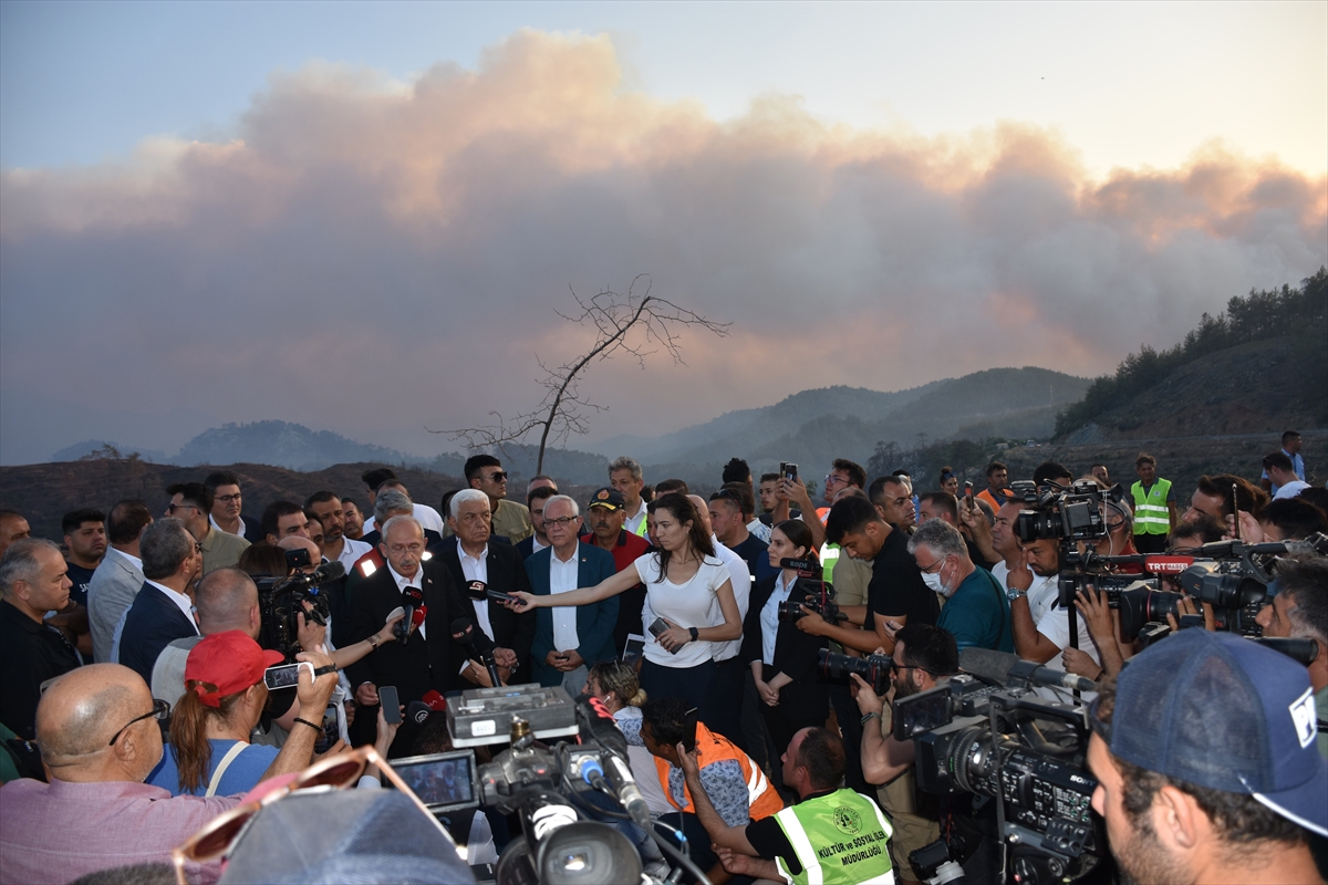 Kılıçdaroğlu, Marmaris'te yangın bölgesinde incelemelerde bulundu 