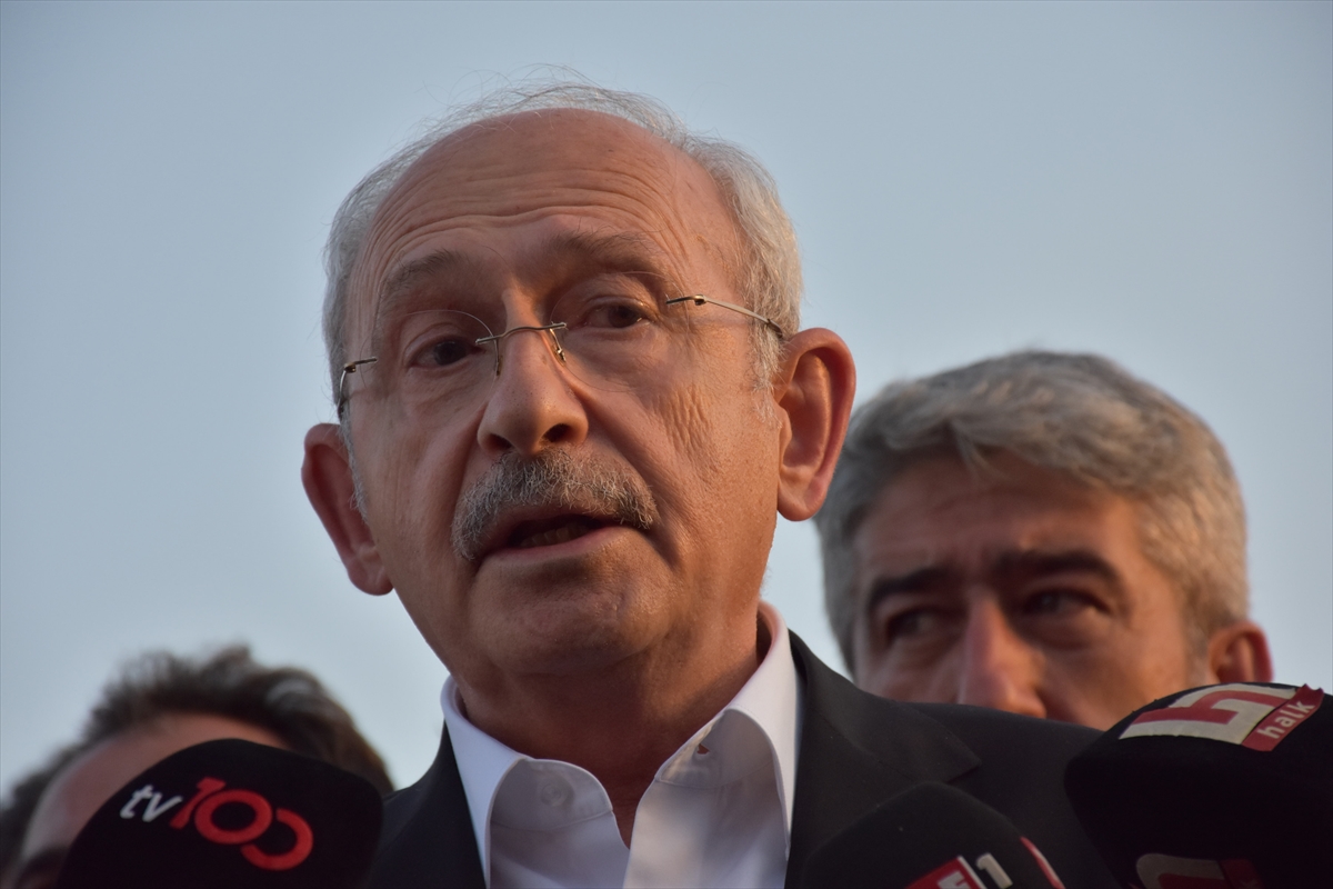 Kılıçdaroğlu, Marmaris'te yangın bölgesinde incelemelerde bulundu 