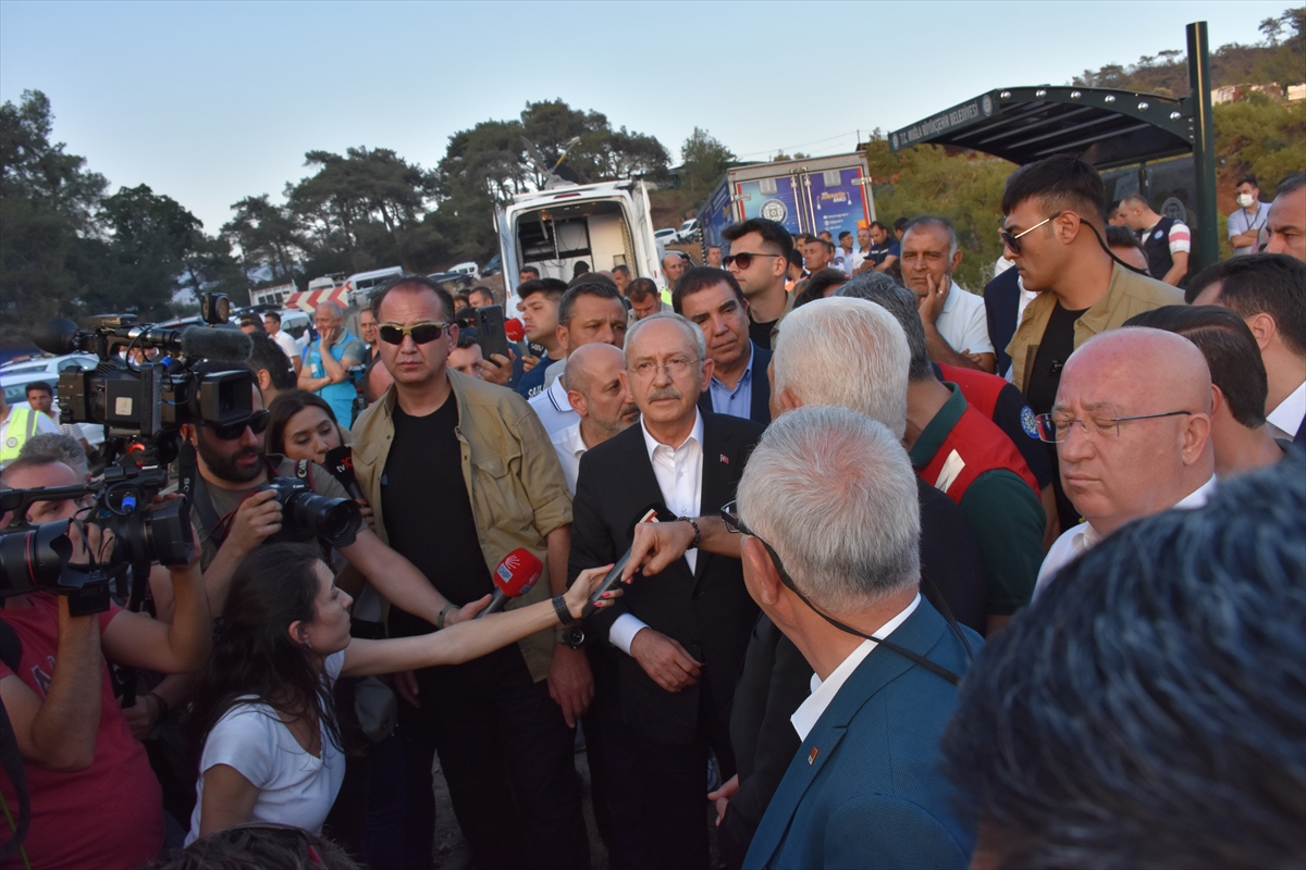 Kılıçdaroğlu, Marmaris'te yangın bölgesinde incelemelerde bulundu 
