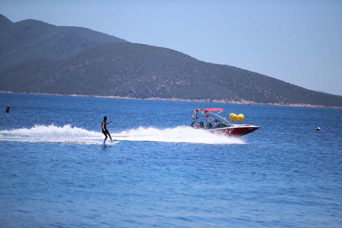 Türkiye Su Jeti ve Flyboard Şampiyonası Bodrum'da başladı