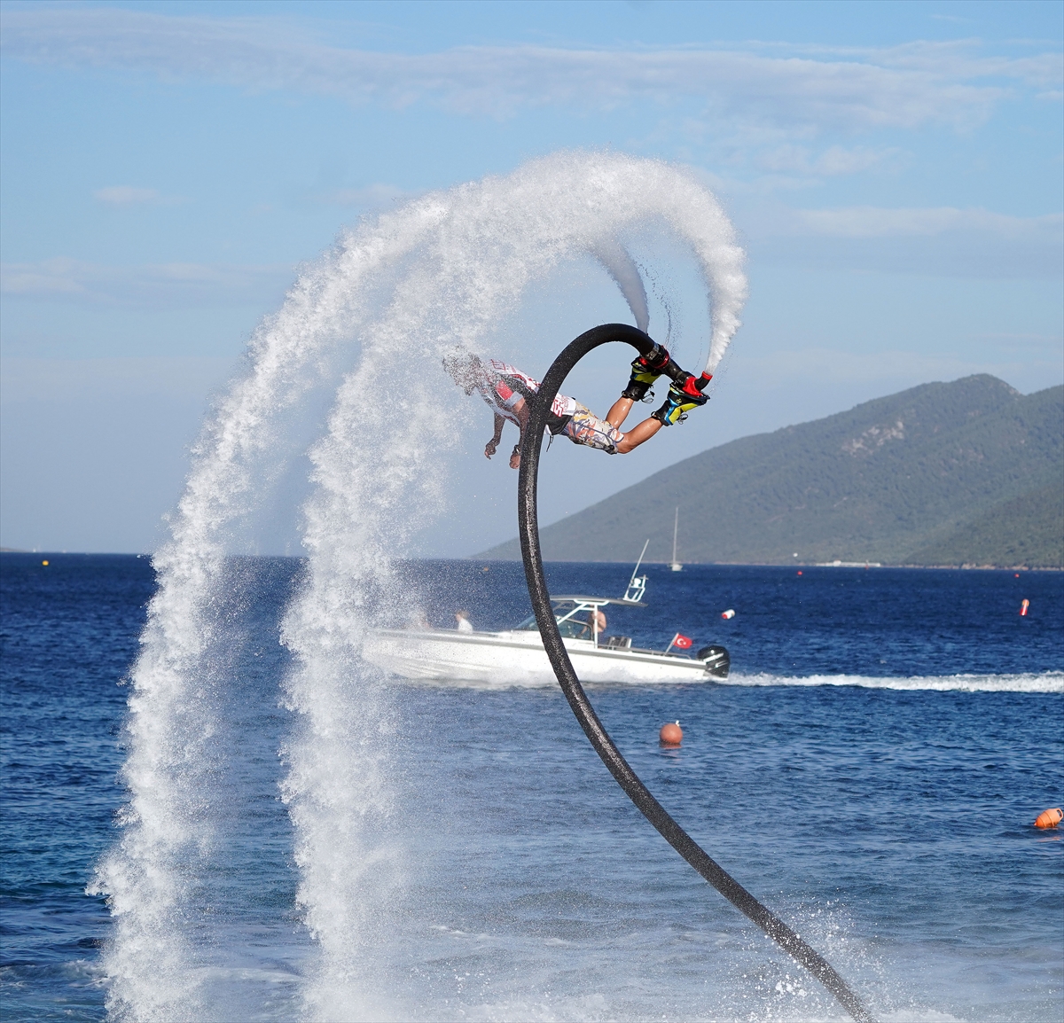 Türkiye Su Jeti ve Flyboard Şampiyonası Bodrum'da başladı