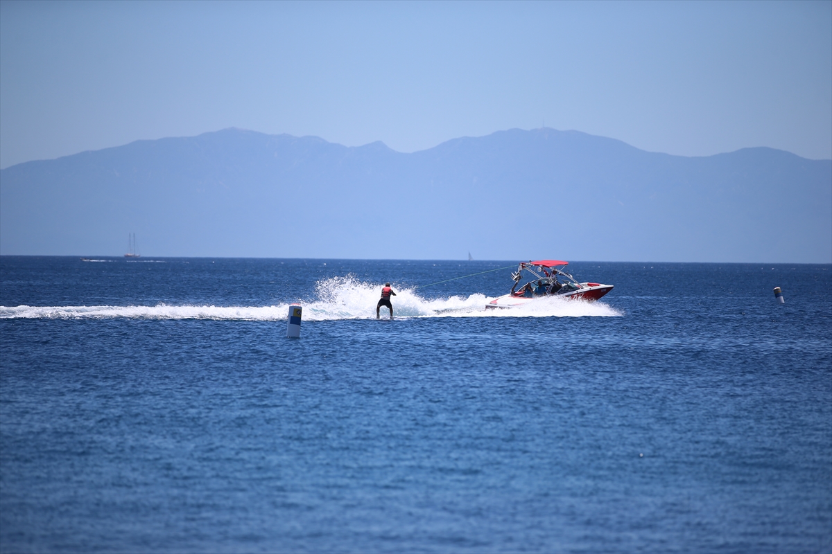 Türkiye Su Jeti ve Flyboard Şampiyonası Bodrum'da başladı