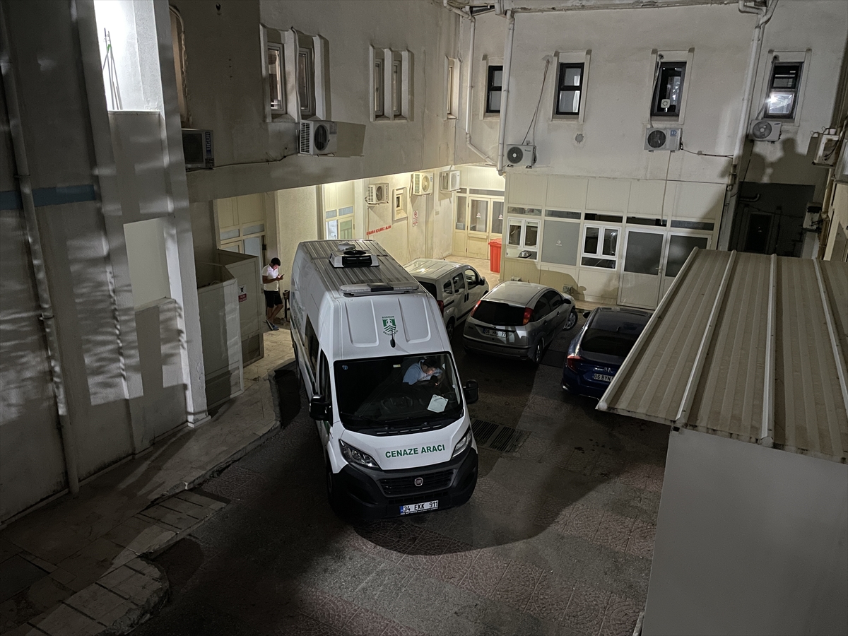 Sürat teknesi kayalıklara çarptı, ünlü iş insanı ve eşi hayatını kaybetti! 