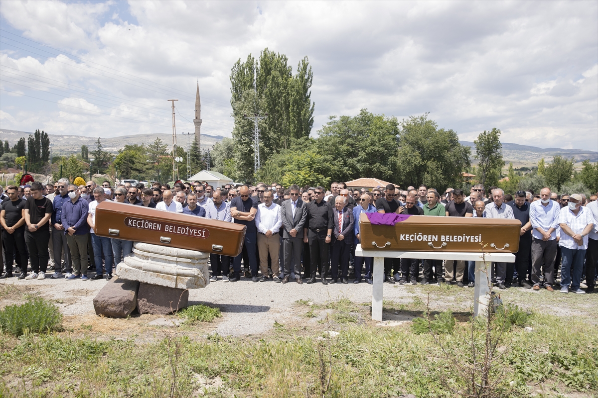 Tekne kazasında yaşamını yitiren iş insanı ve eşinin cenazeleri Ankara'ya defnedildi
