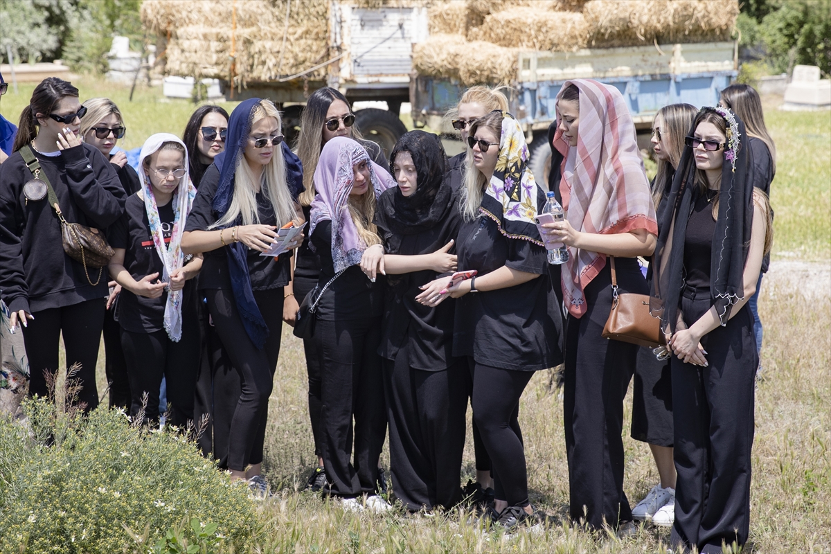 Tekne kazasında yaşamını yitiren iş insanı ve eşinin cenazeleri Ankara'ya defnedildi