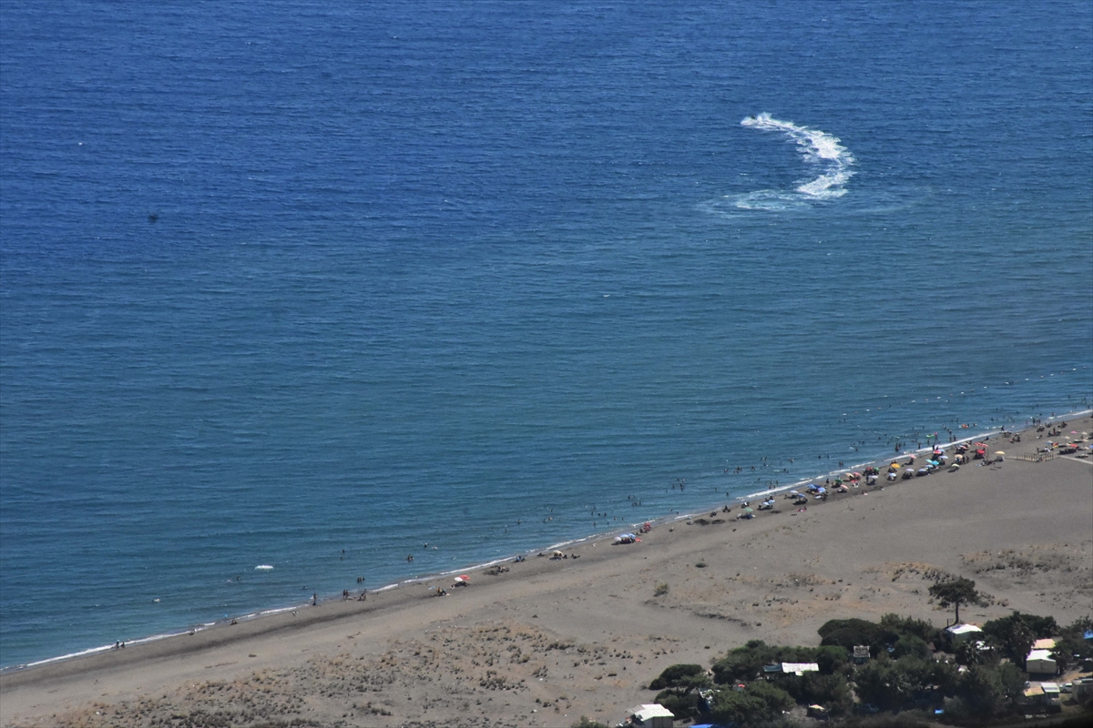 Her yıl milyonlarca turistin ziyaret ettiği Antalya ve Muğla'da, bayram tatilinde yoğunluk yaşandı