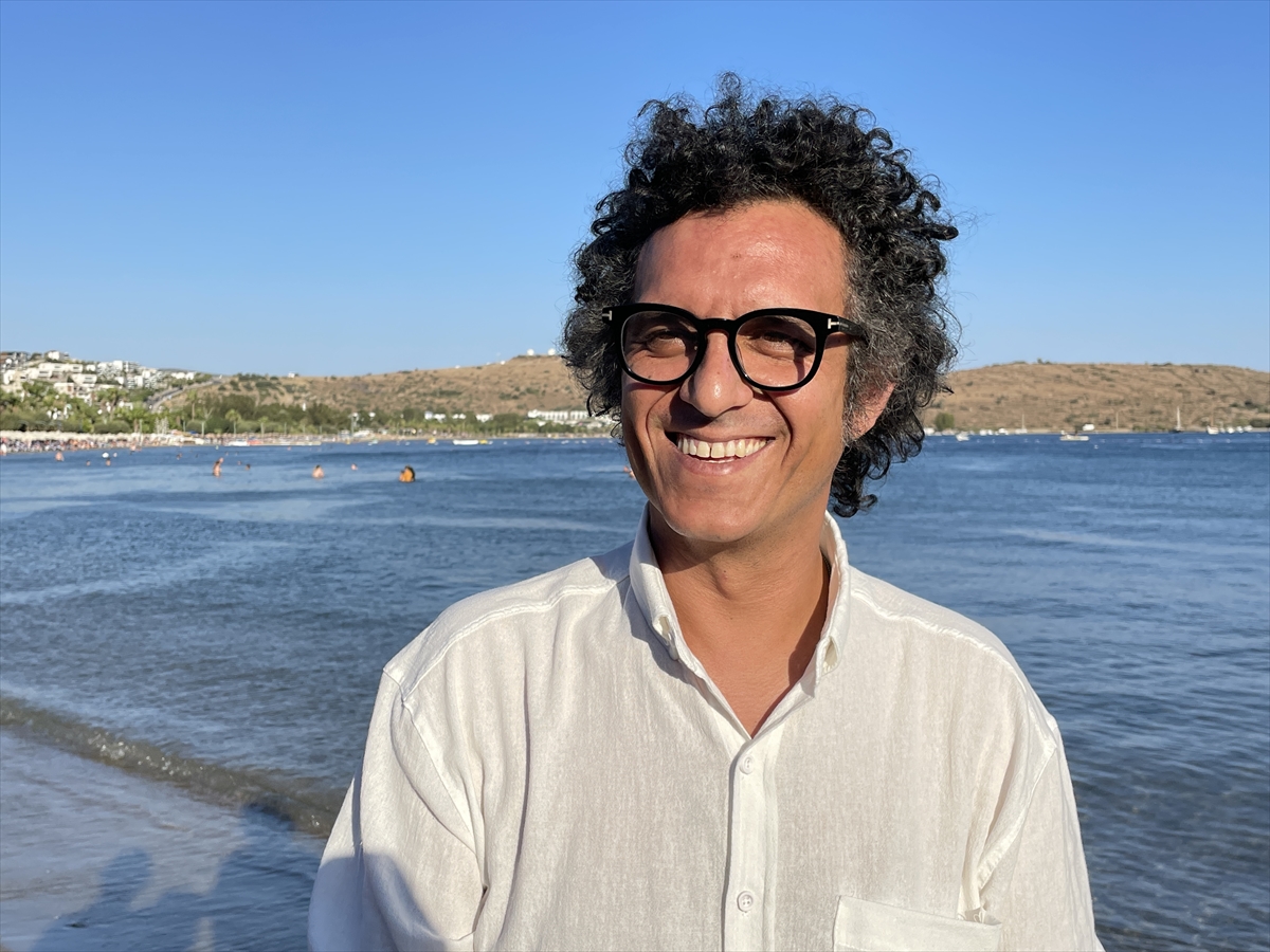 Her yıl milyonlarca turistin ziyaret ettiği Antalya ve Muğla'da, bayram tatilinde yoğunluk yaşandı