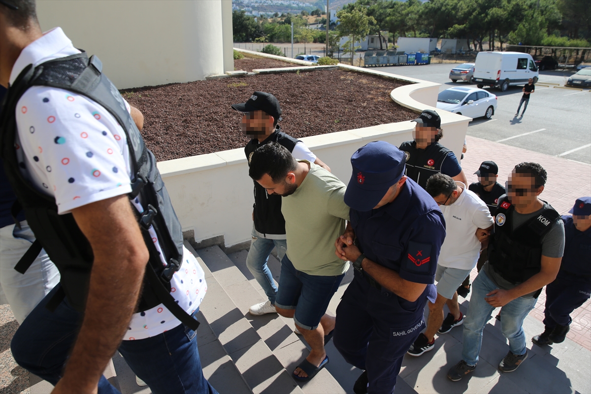  Bodrum açıklarındaki uyuşturucu operasyonunda yakalanan 4 zanlı tutuklandı