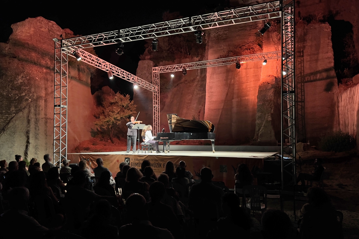 Gümüşlük Müzik Festivali'nde kemancı Zalai ve piyanist Gökbudak konseri