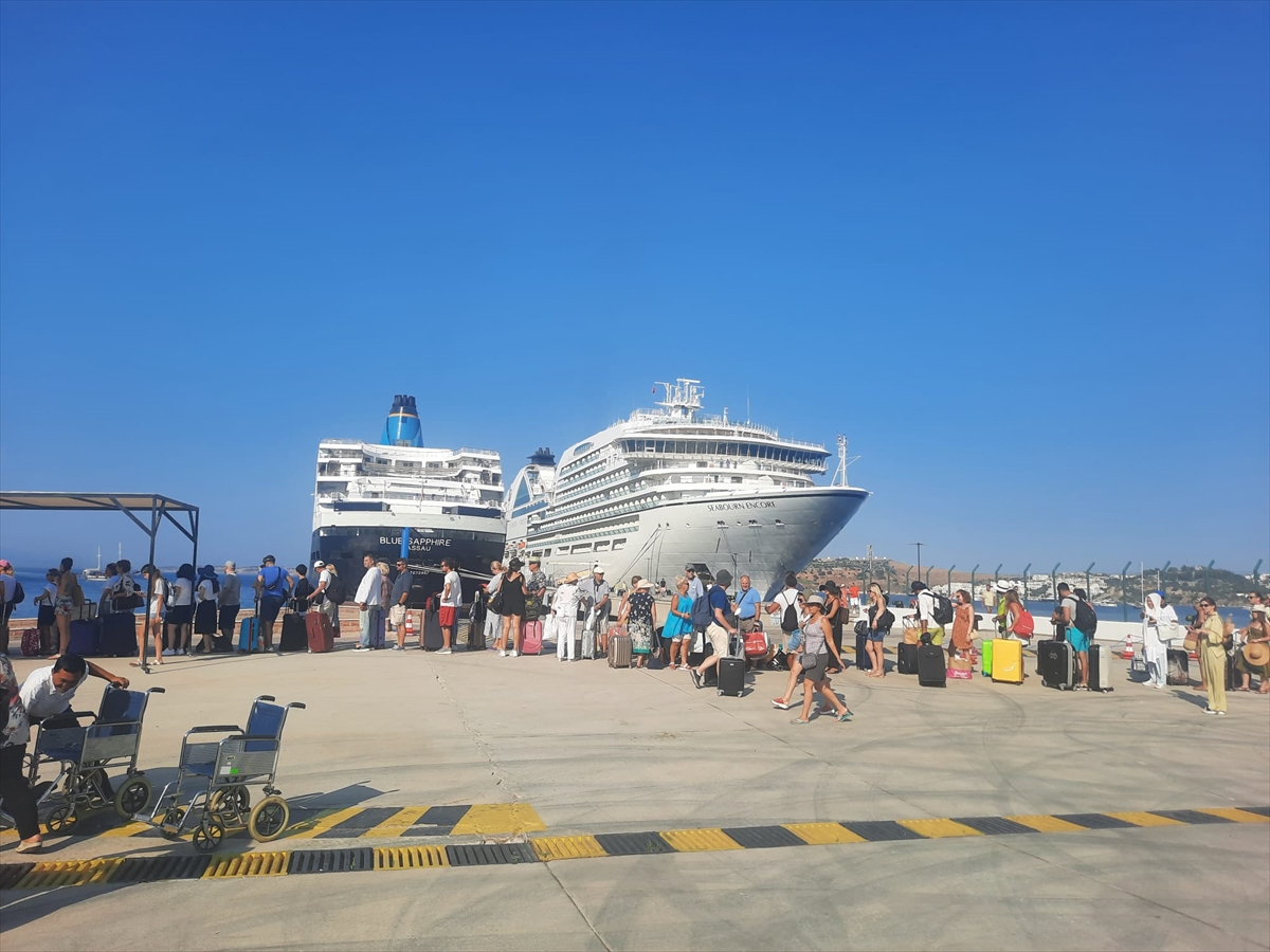 Seabourn Encore ile Blue Sapphire Bodrum'da demirledi