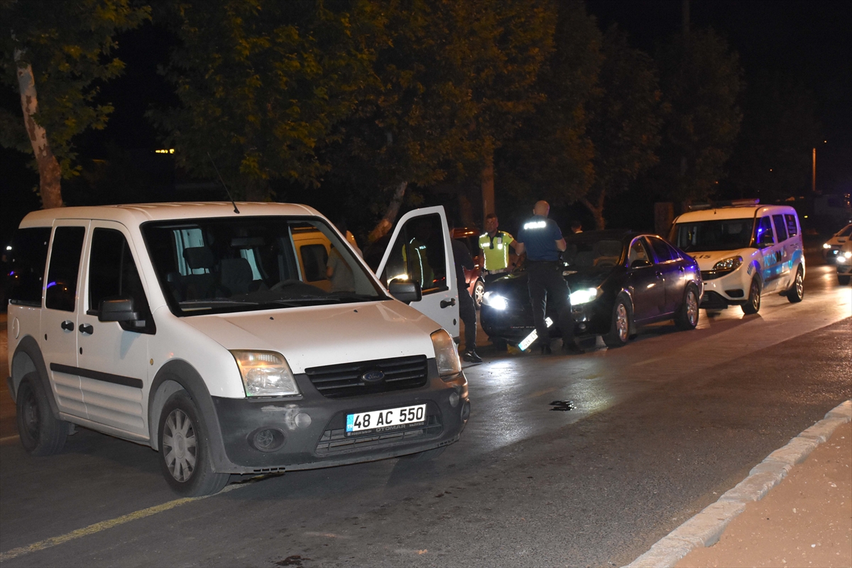 'Dur' ihtarına uymayan çalıntı araç kovalamaca sonucu yakalandı