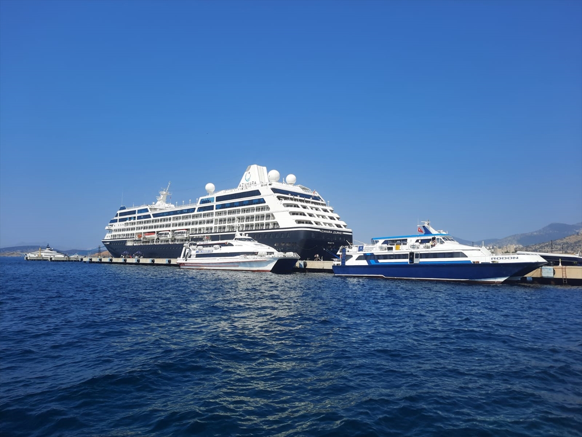 Malta bayraklı 'Azamara Journey' Bodrum Limanı'na yanaştı