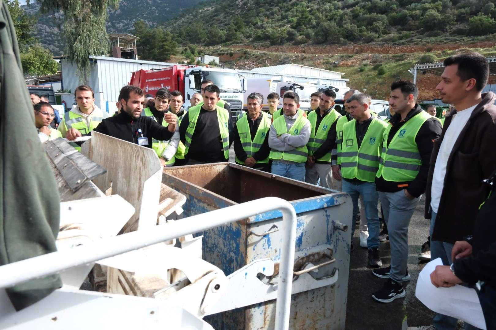 Belediyede yeni temizlik personelleri göreve başladı 