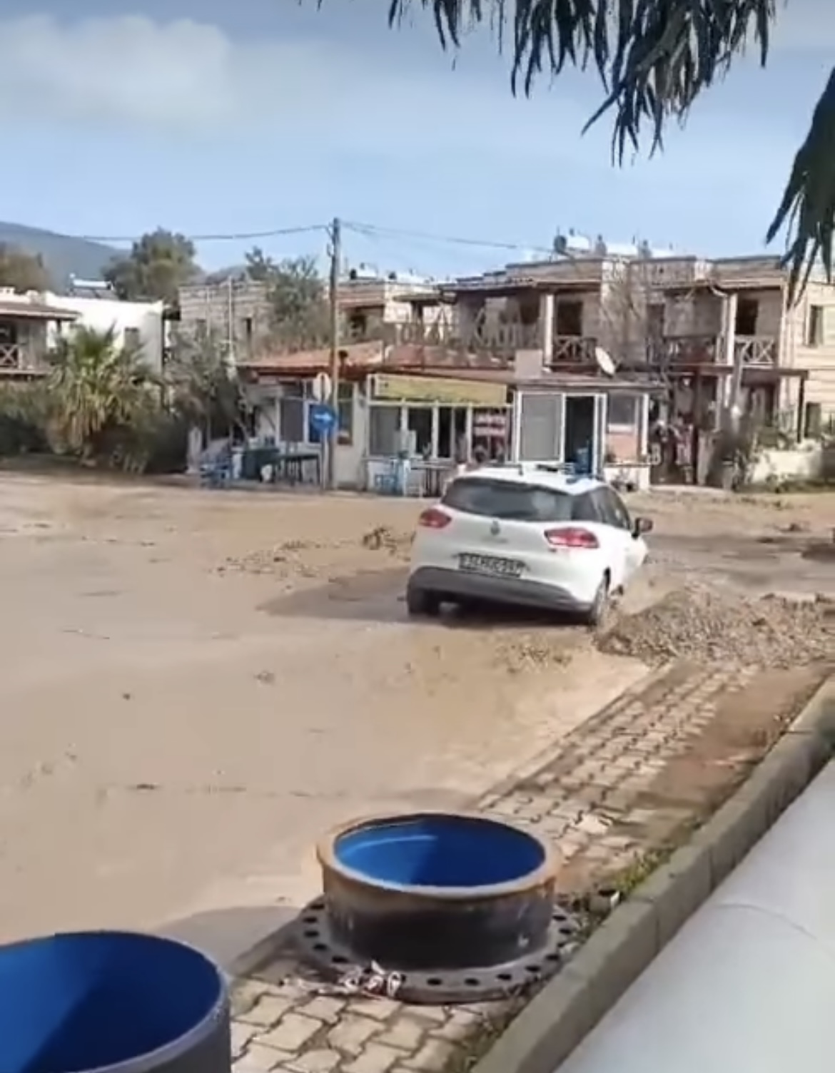 BİTEZ YİNE SAVAŞ ALANI! 