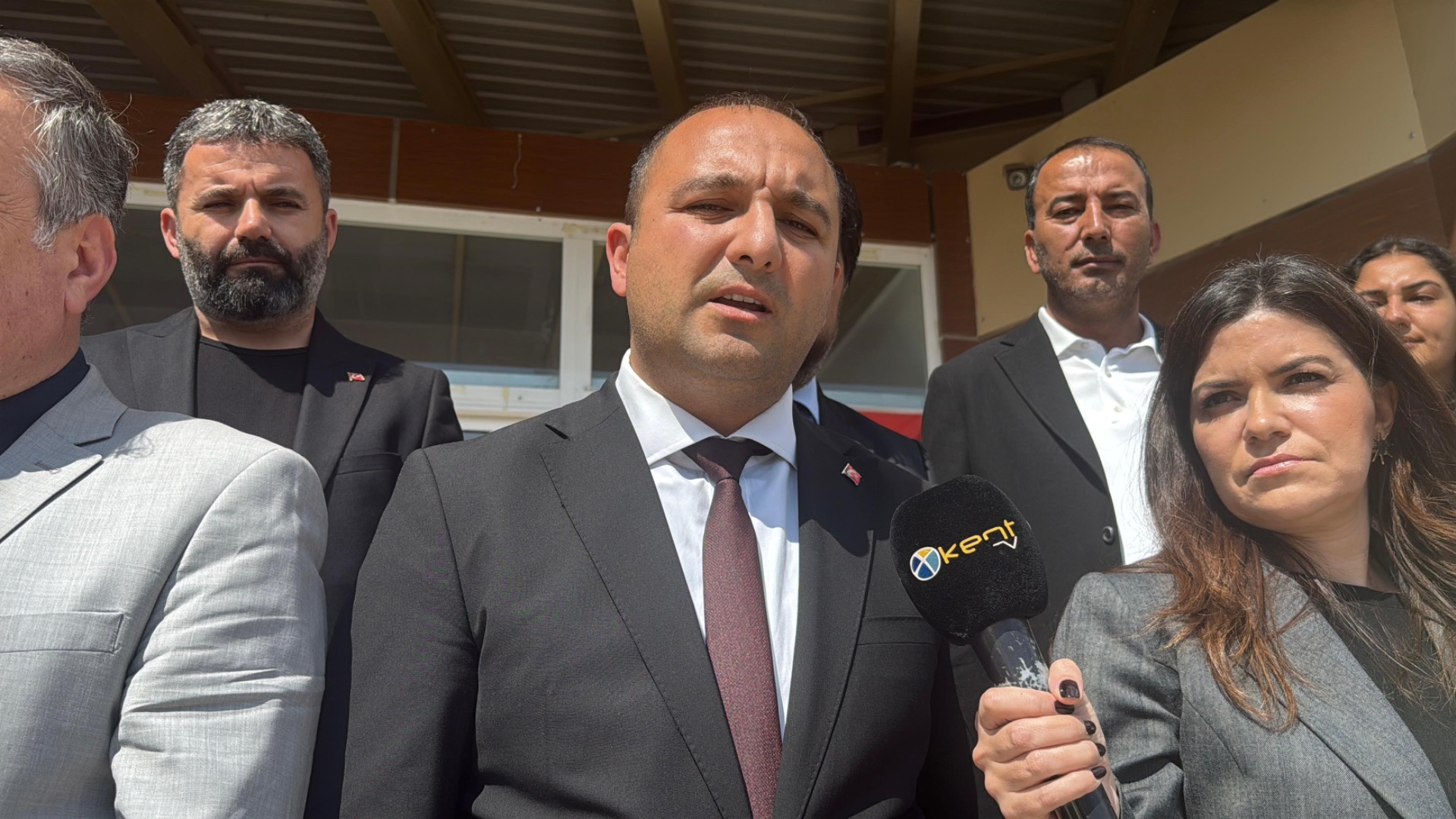 Bodrum'da meclis üyeleri kendilerine söz verilmediğini iddia ederek salonu terk etti