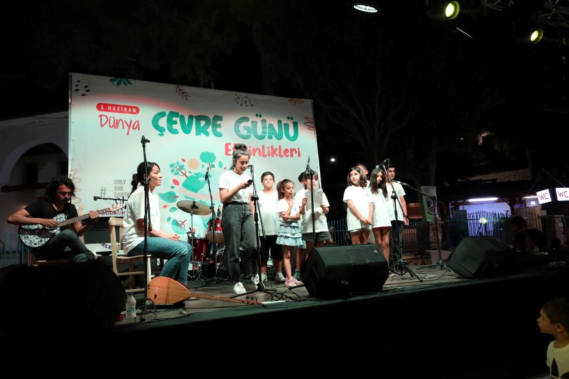Dünya Çevre Günü'nde 25 dalgıçla deniz dibi temizliği yapıldı 