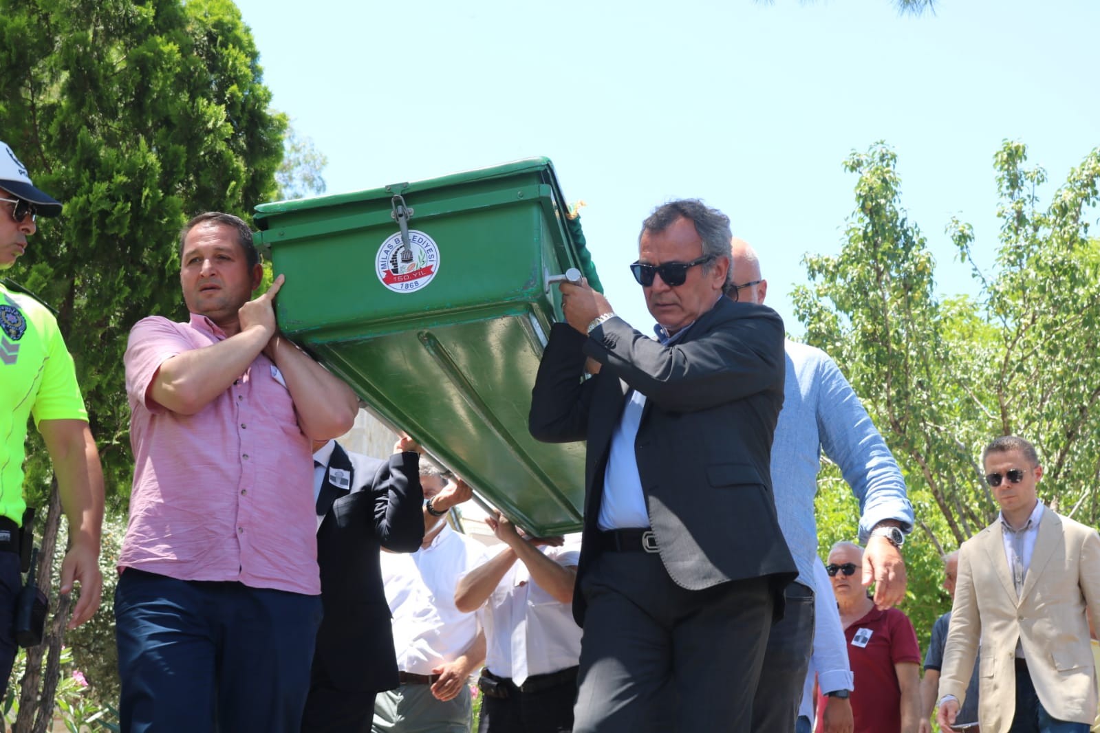Türk iş dünyasının duayen ismi Uğur Terzioğlu son yolculuğuna uğurlandı