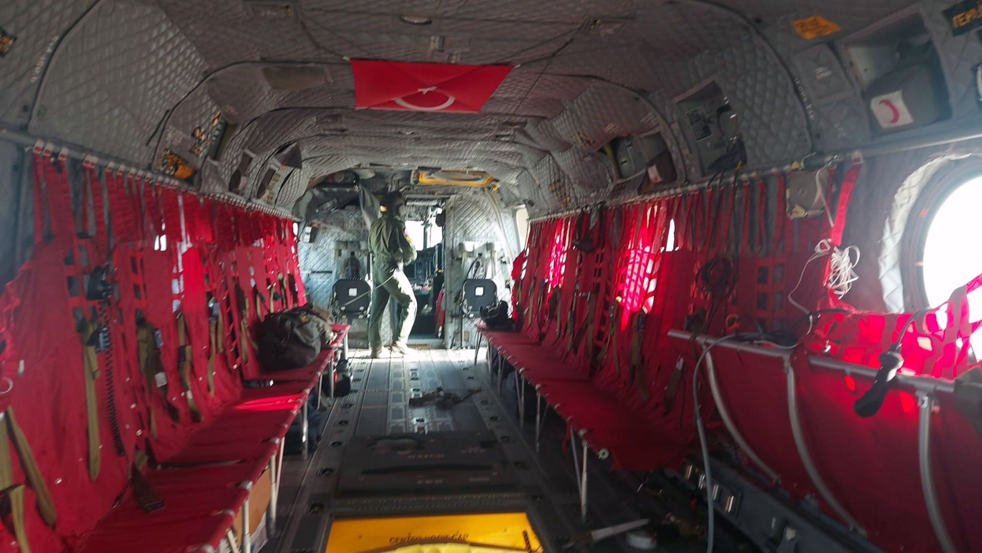 Uçan kule ‘Chinook’ göreve başladı  