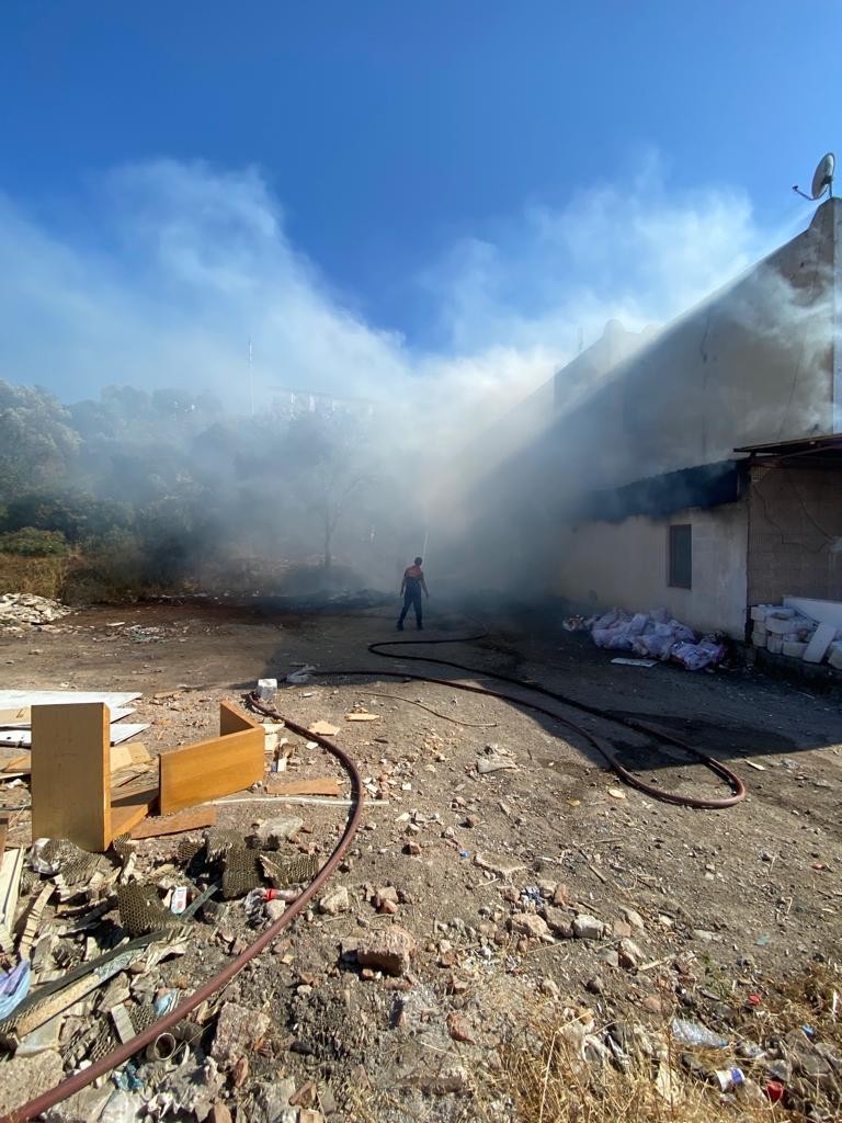 Bodrum'da fırının arkasında çıkan yangın, fırına ve makilik alana sıçradı  