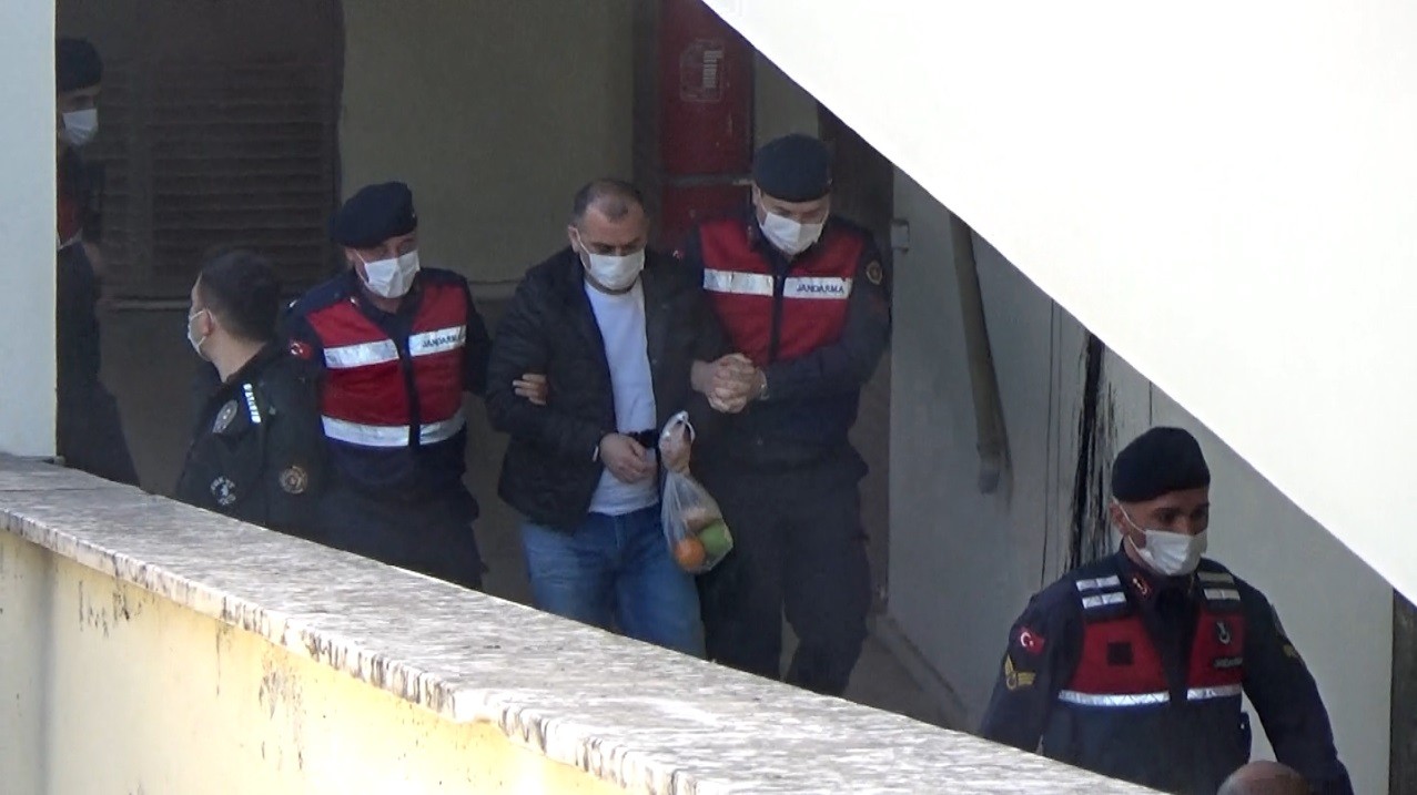 Avukat katılmayınca duruşma ertelendi… Katil zanlısı ve oğlunun yargılanması sürüyor  