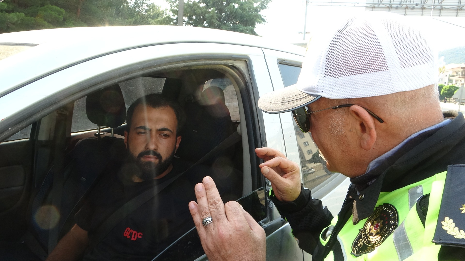 Bayram öncesi yolculara trafik kuralları ve emniyet kemeri uyarısı  