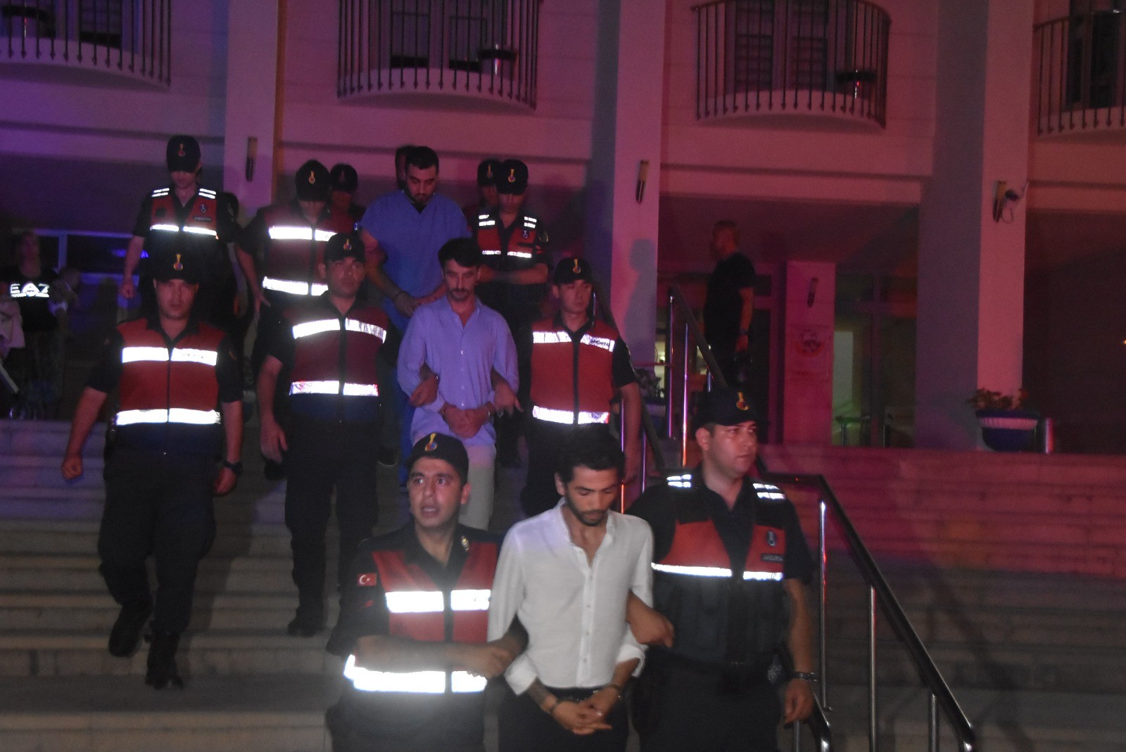 Cinayetin sırrı çözüldü! Silahla vurduktan sonra cesedi yakıp asitle eritmeye çalışmışlar  