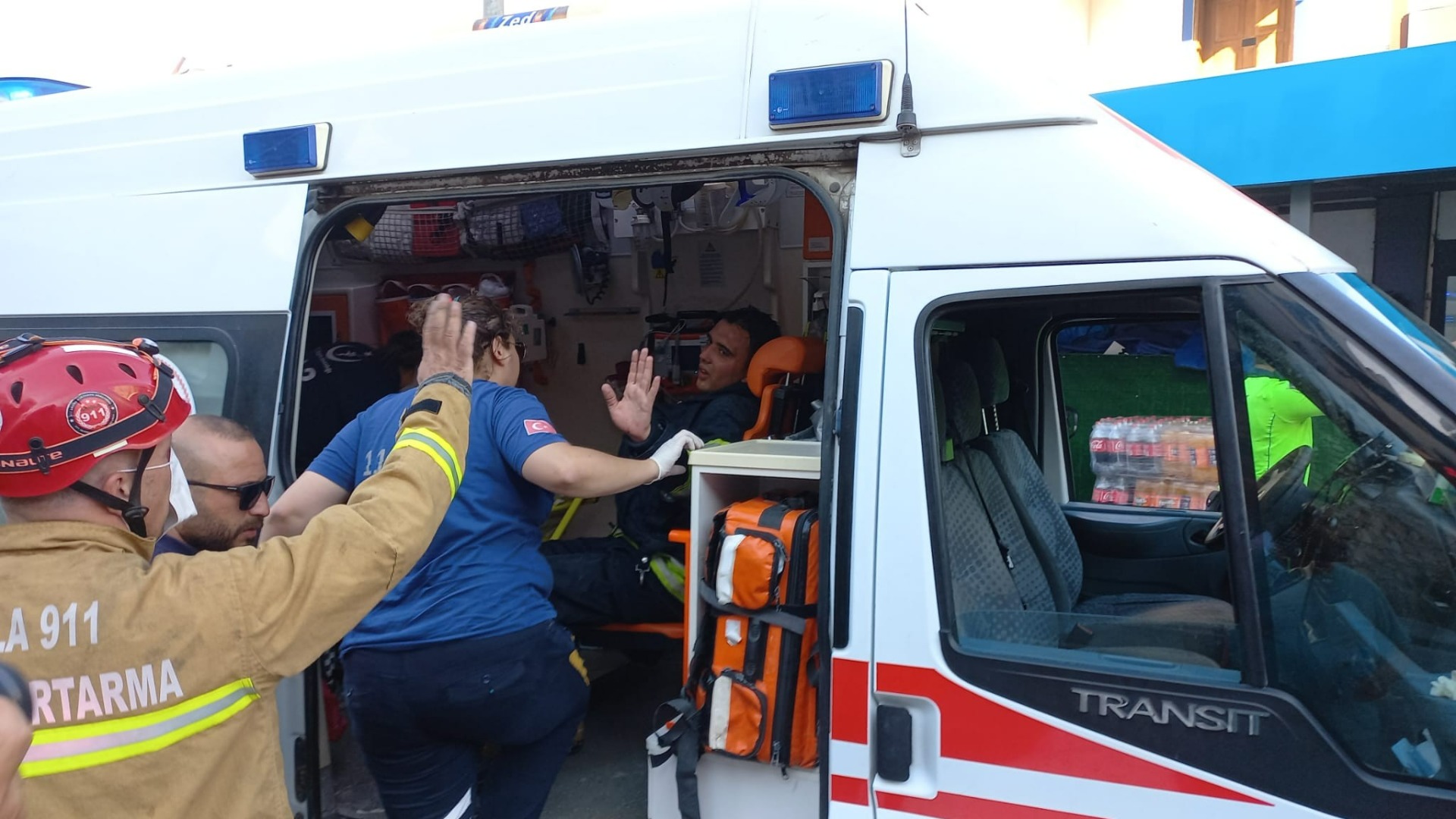 Bodrum'da fırın yangınında 3 iş yeri ile 2 ev zarar gördü