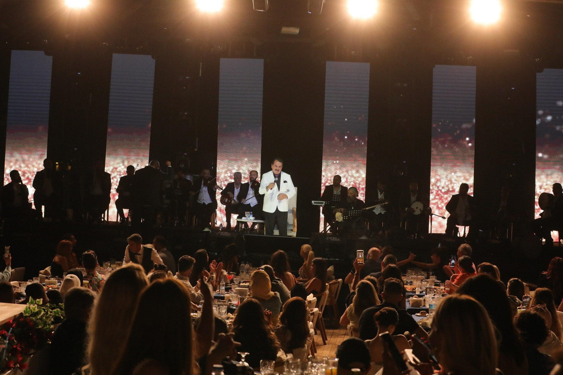 İbrahim Tatlıses 15 yıl aradan sonra Bodrum’da hayranlarıyla buluştu  