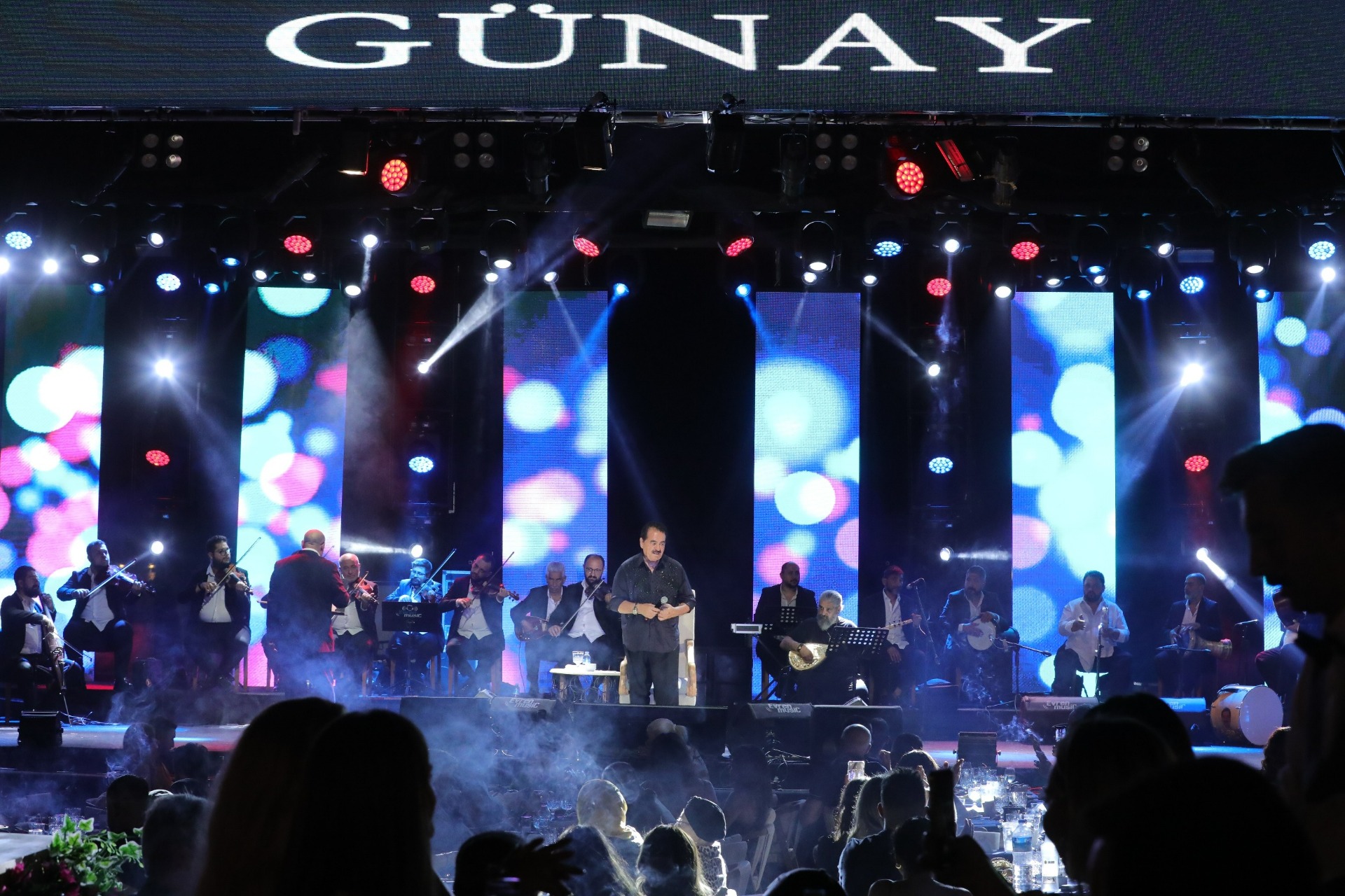 İbrahim Tatlıses 15 yıl aradan sonra Bodrum’da hayranlarıyla buluştu  