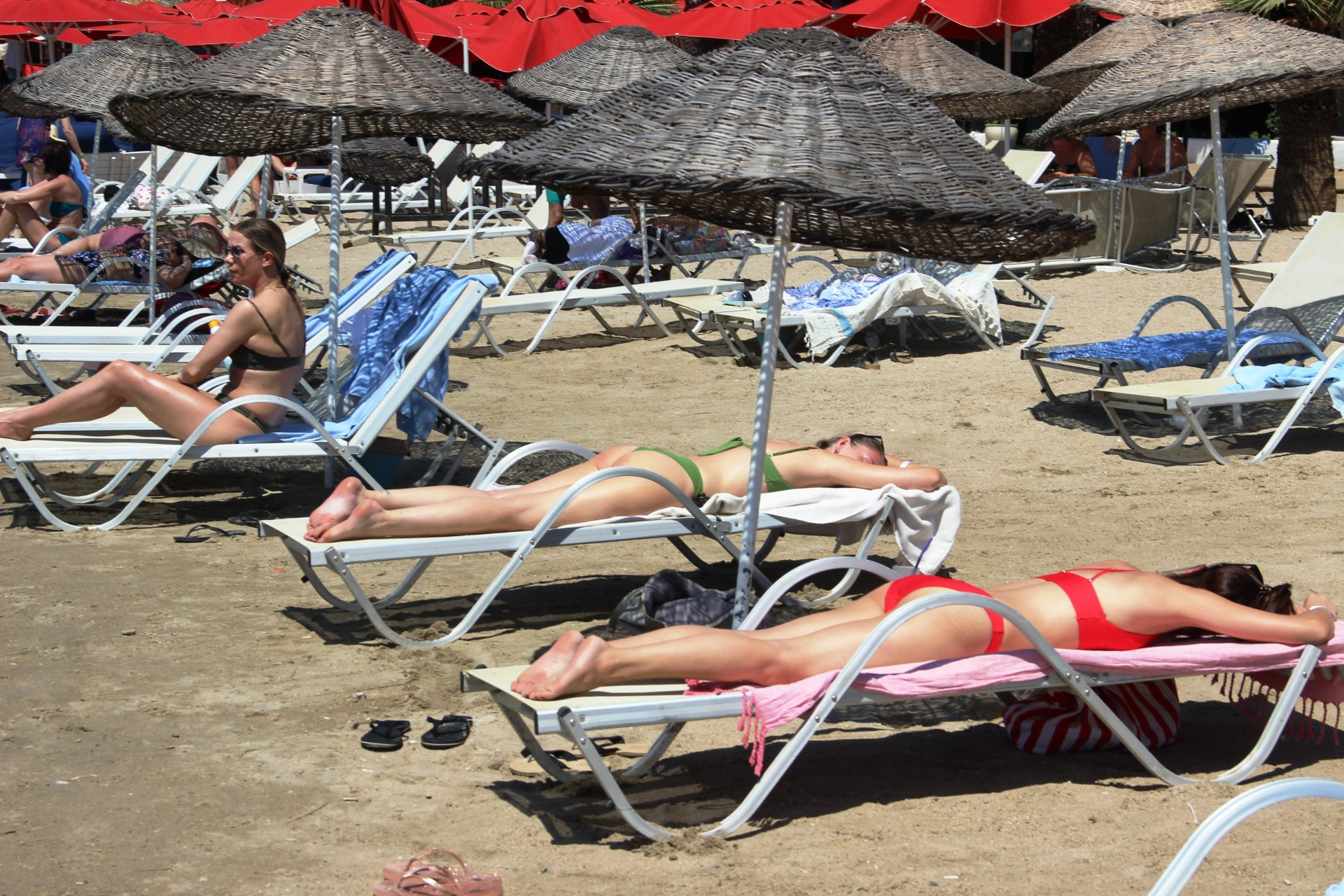 Bodrum’a tatilci akını başladı: Trafik kilitlendi, sahiller taştı!