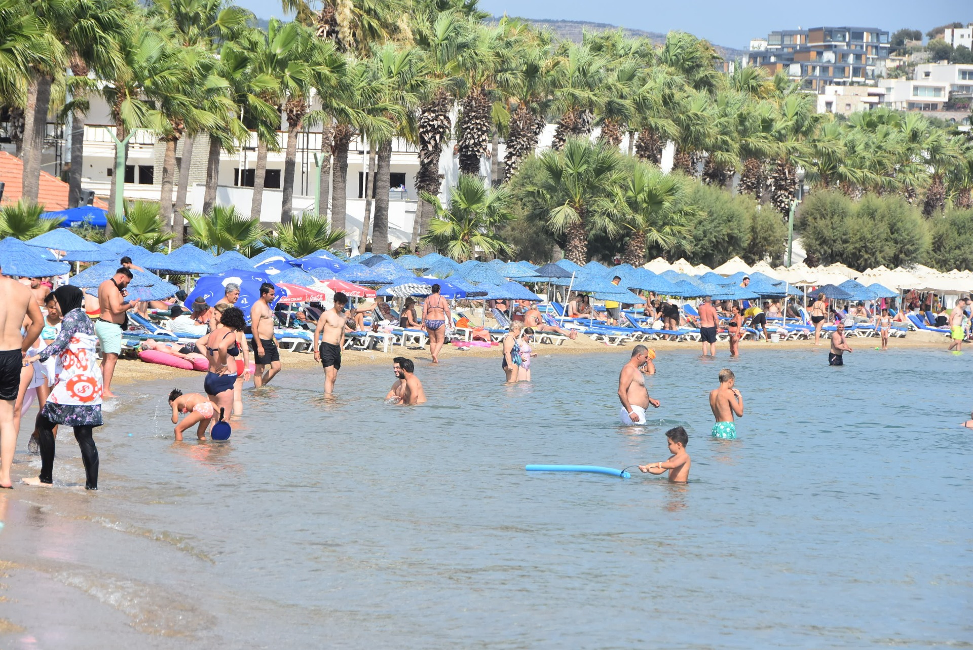 Bodrum’da bayram yoğunluğu başladı, plajlar doldu taştı!