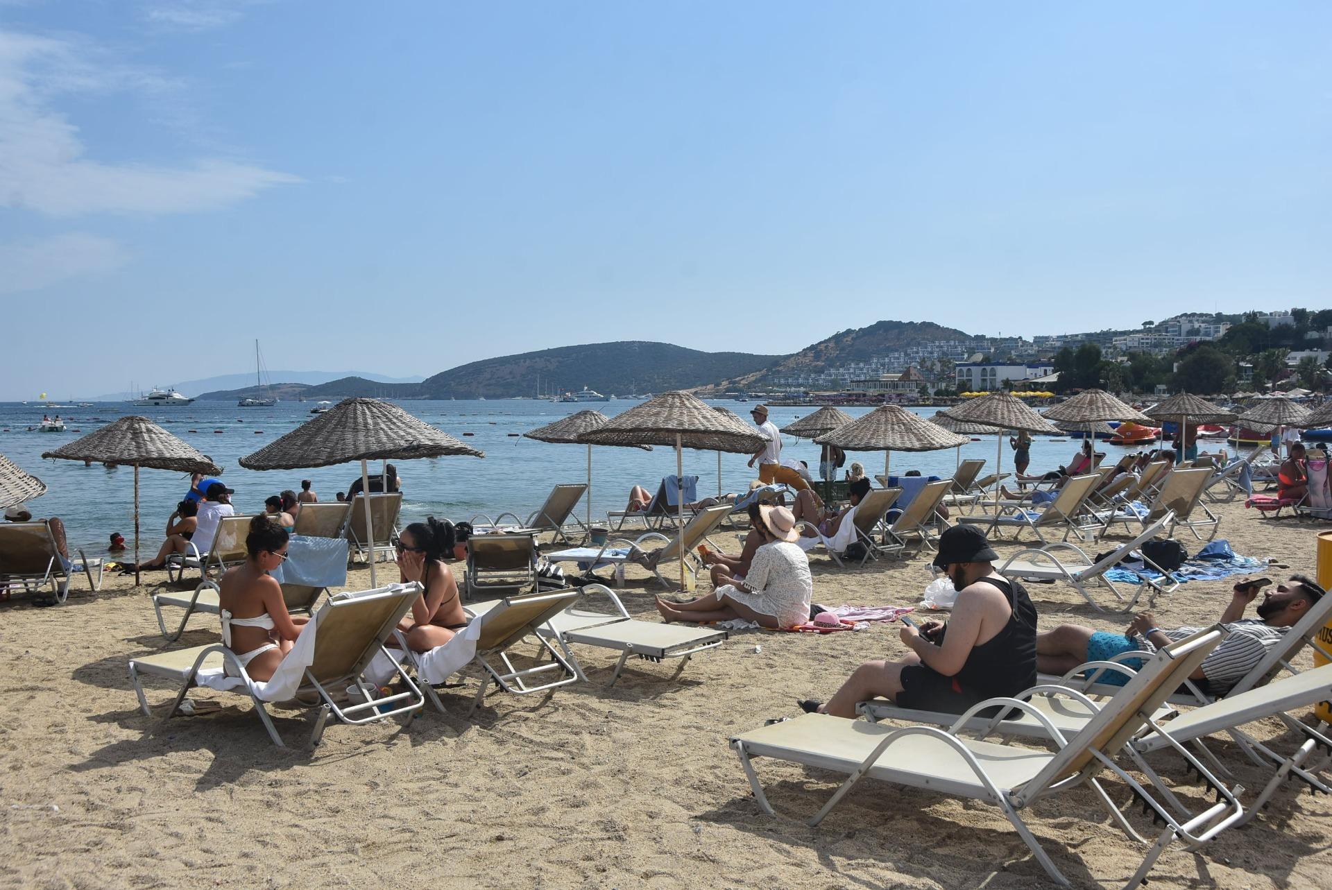 Bodrum’da bayram yoğunluğu başladı, plajlar doldu taştı!