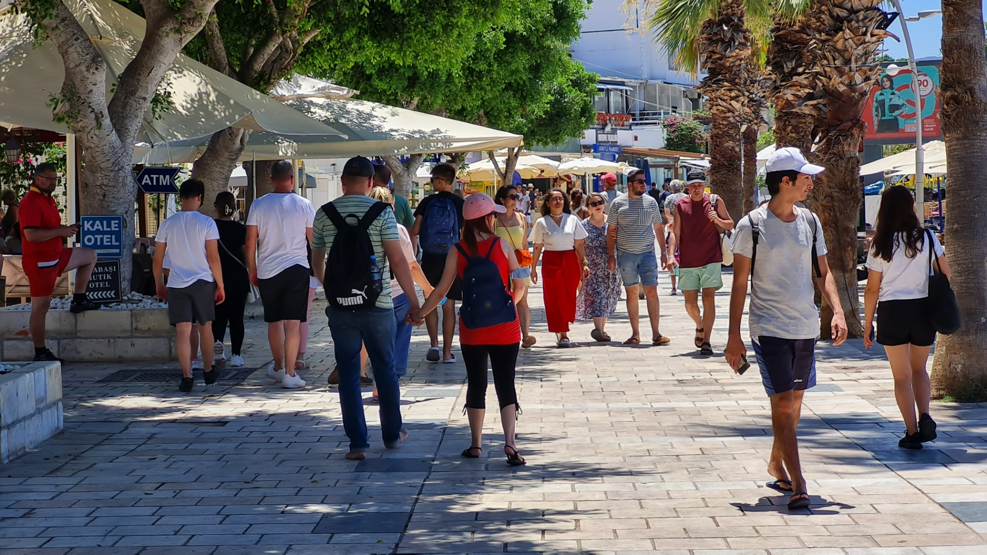 323 metre uzunluğundaki dev gemi, bir kez daha Bodrum’da  