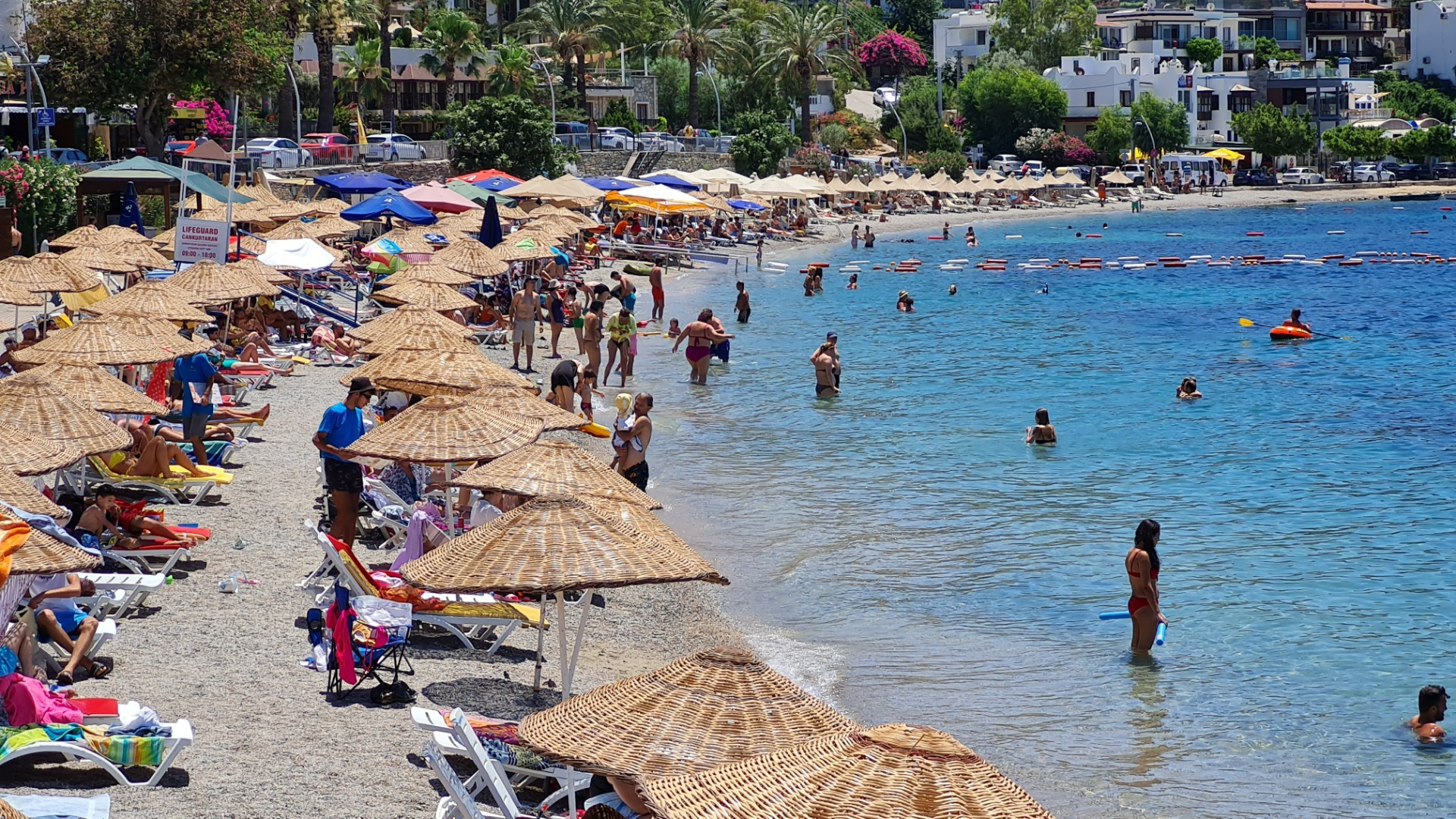323 metre uzunluğundaki dev gemi, bir kez daha Bodrum’da  